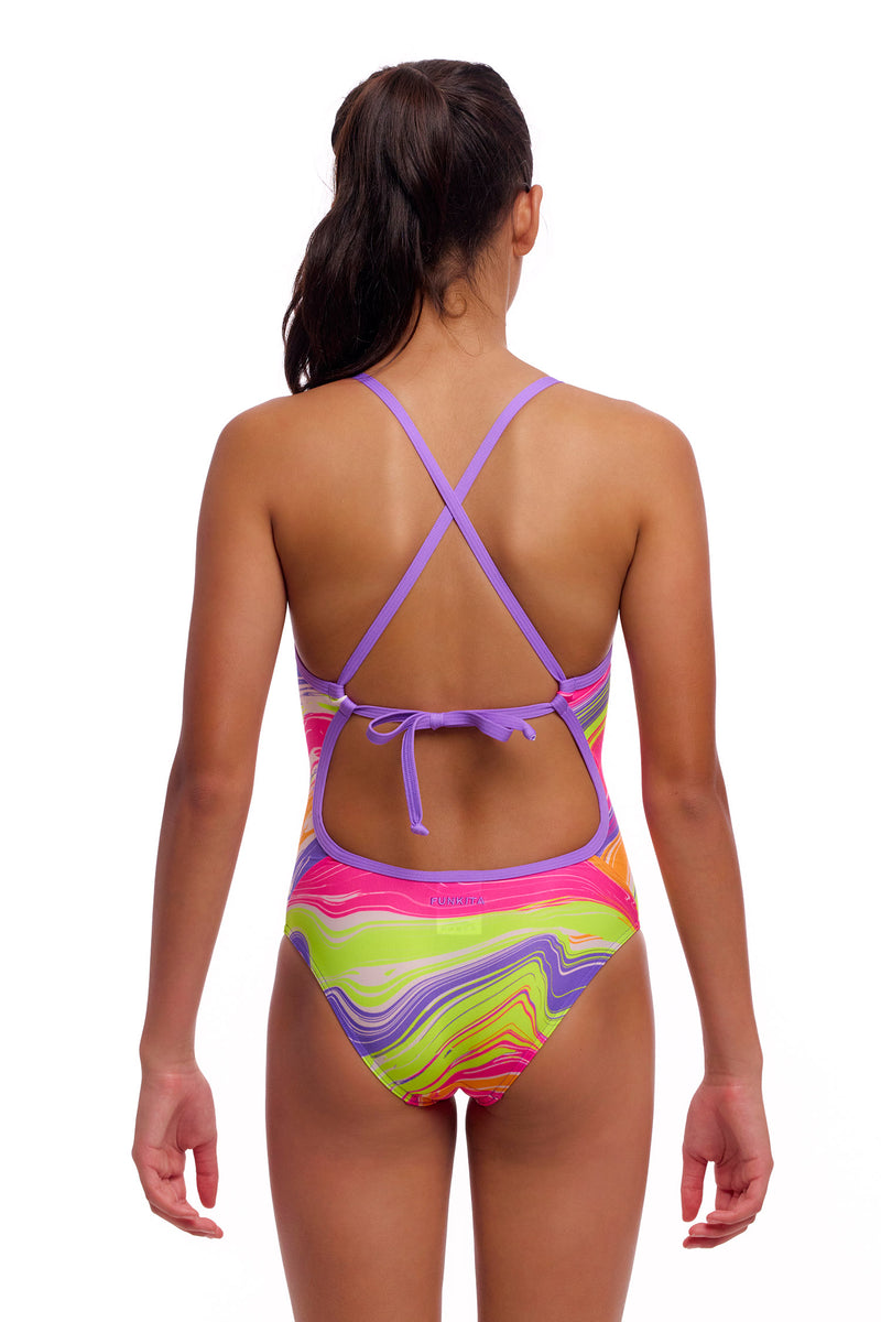 (Girls 14) (30) Colour Contour