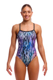 (Ladies 10) (32) Fly Dye